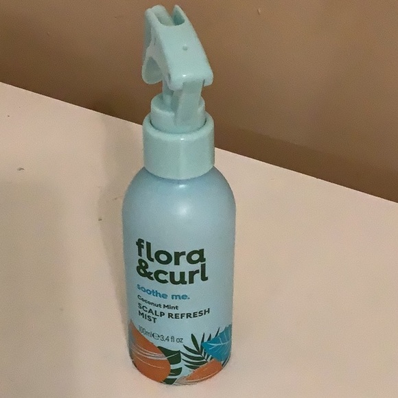Flora & Curl Soothe Me Coconut Mint Scalp Refresh Mist For Curly Hair. New - Picture 1 of 3